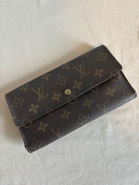 Louis Vuitton Vintage Monogram Sarah Wallet - As Is